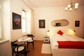 Freundliches Apartment mit Innenhof-Garten